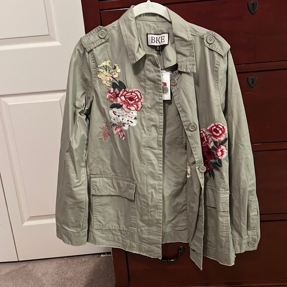 NWT buckle lightweight jacket